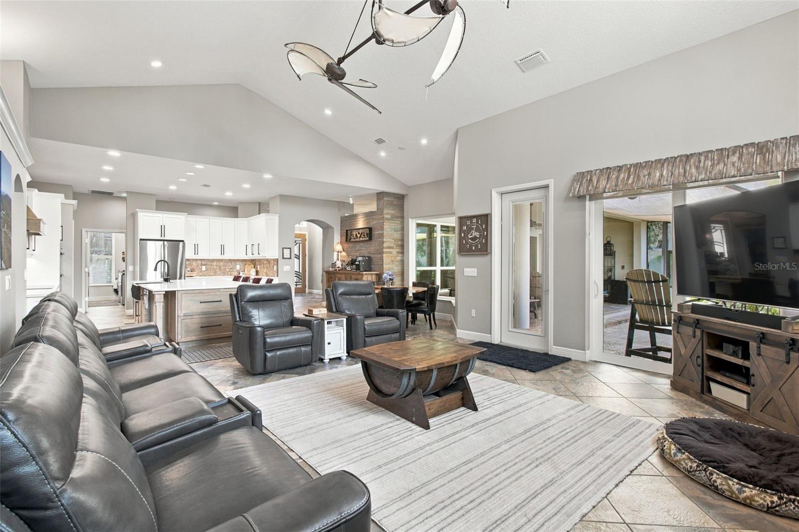 5105 SYLVAN OAKS DR