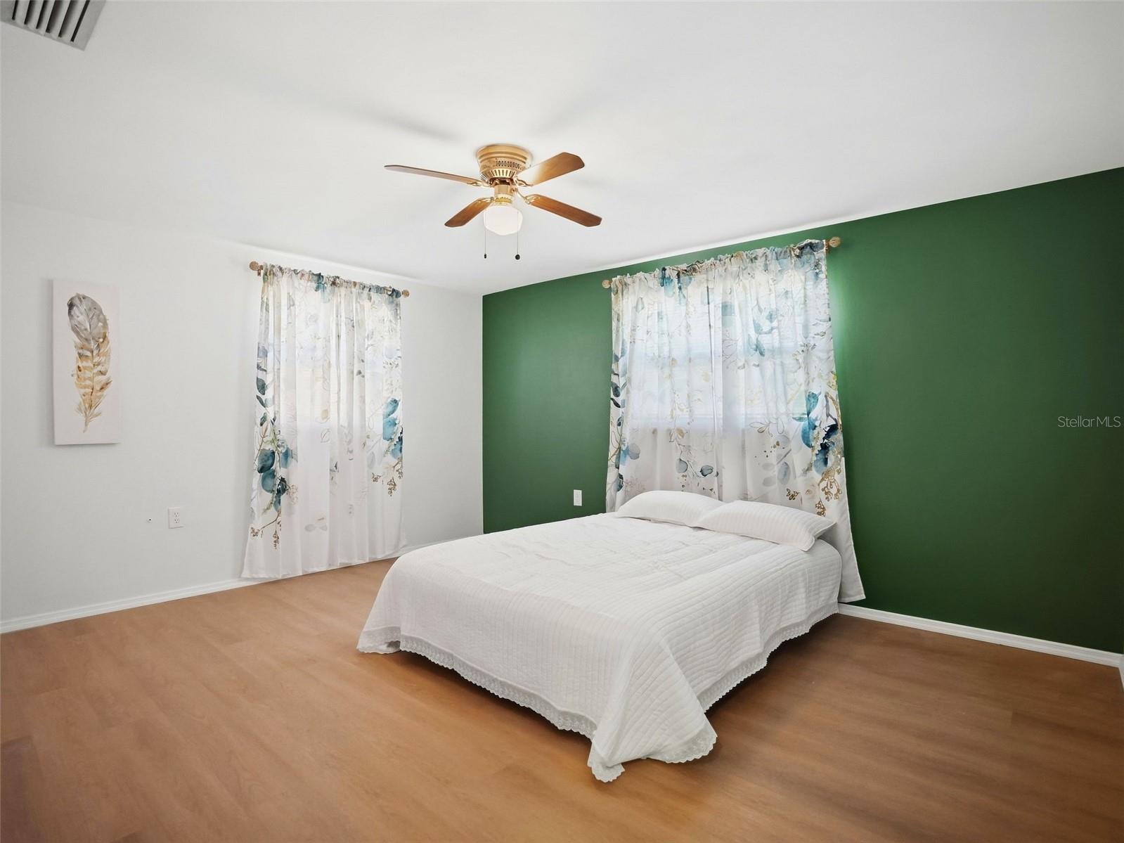 1031 CLASSIC DR
