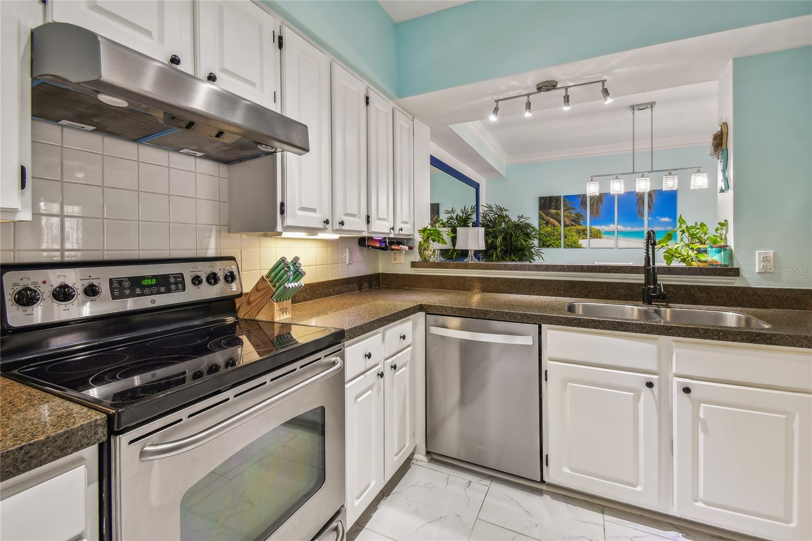 4304 BAY CLUB CIR #4304
