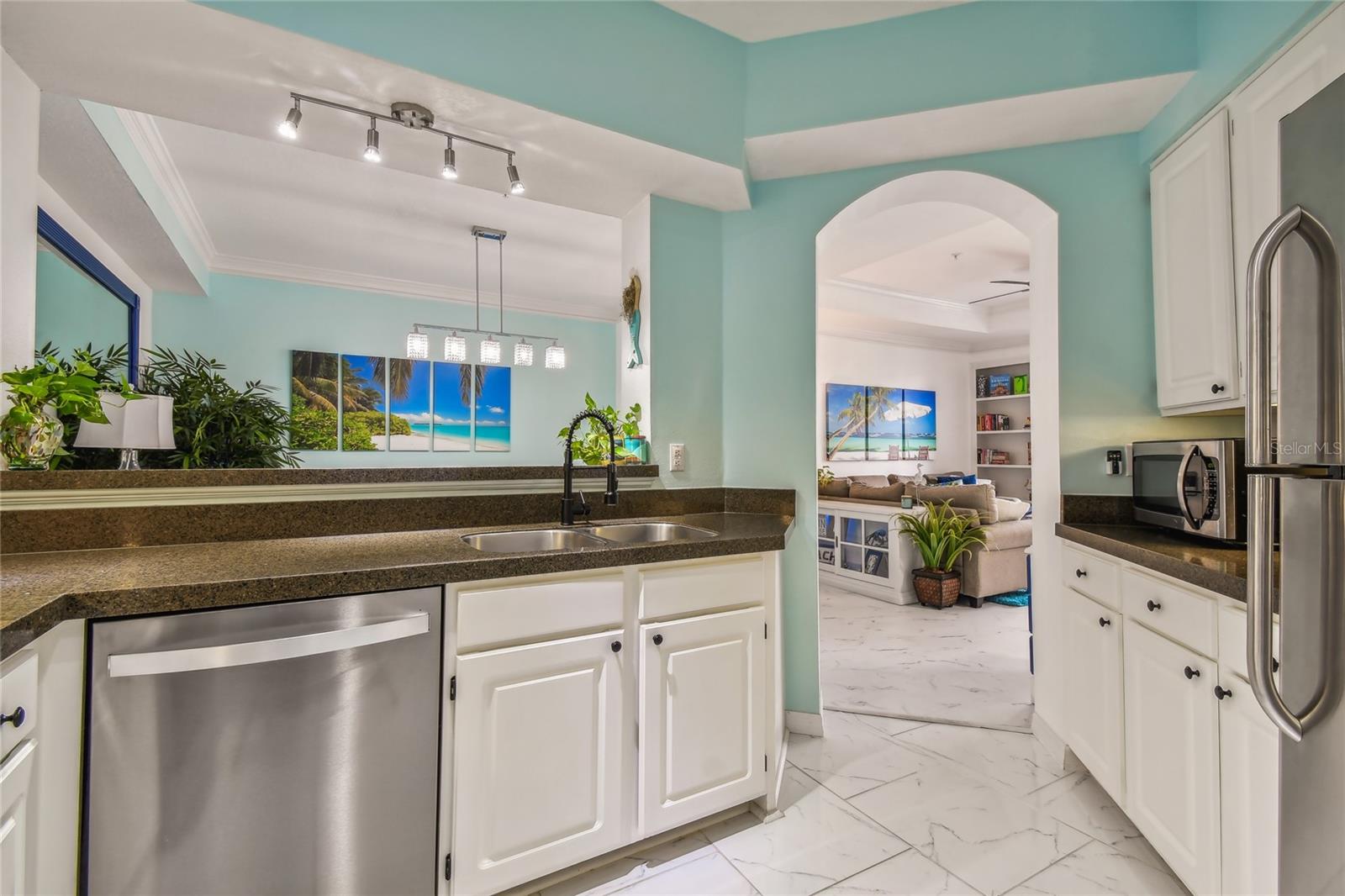 4304 BAY CLUB CIR #4304