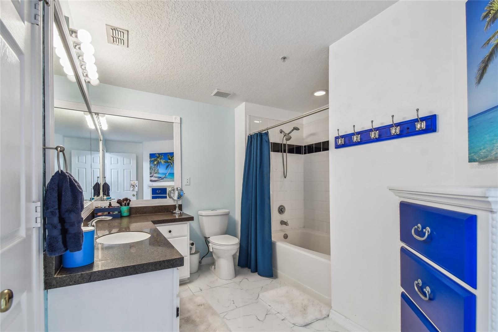 4304 BAY CLUB CIR #4304
