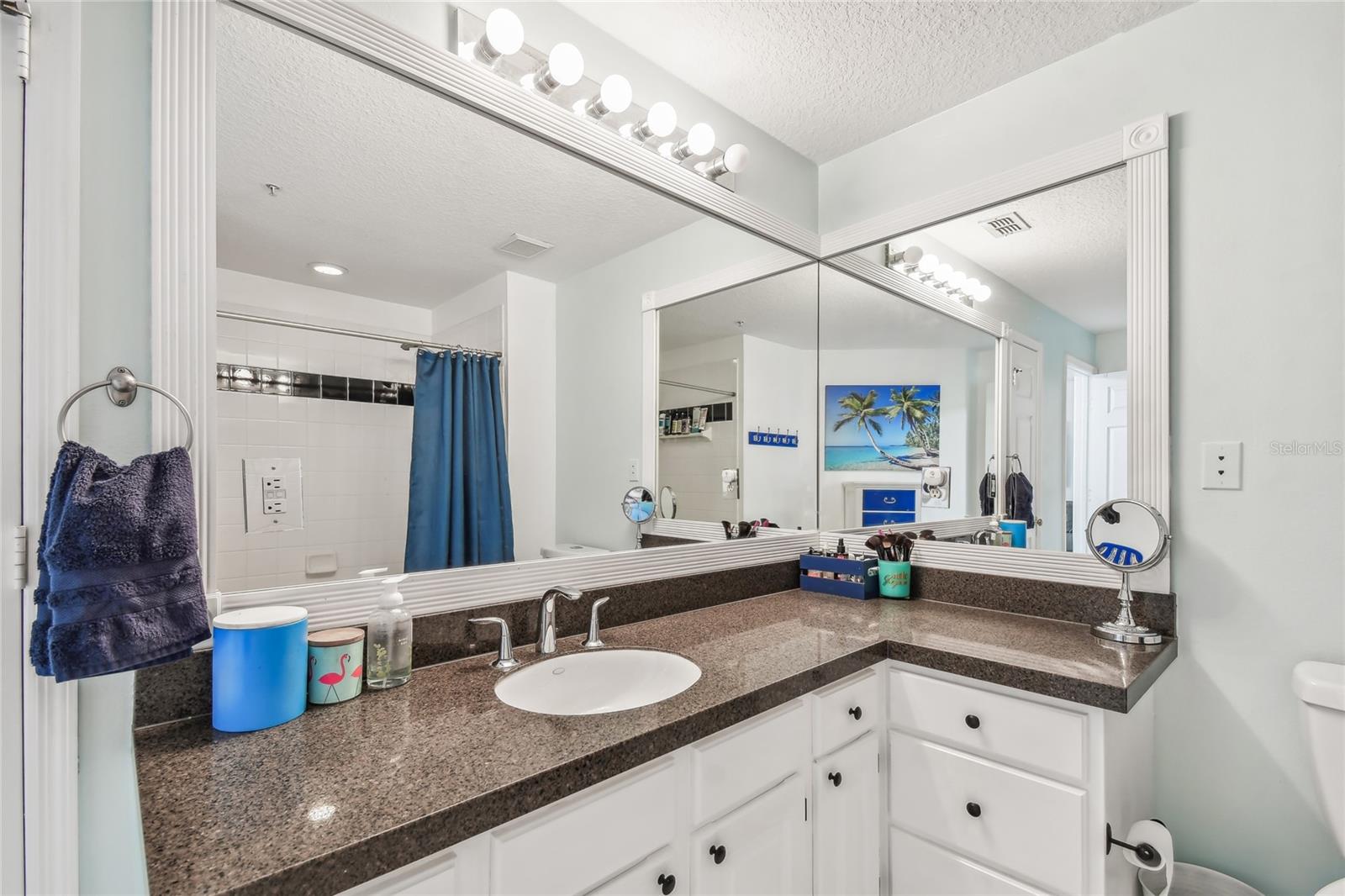 4304 BAY CLUB CIR #4304