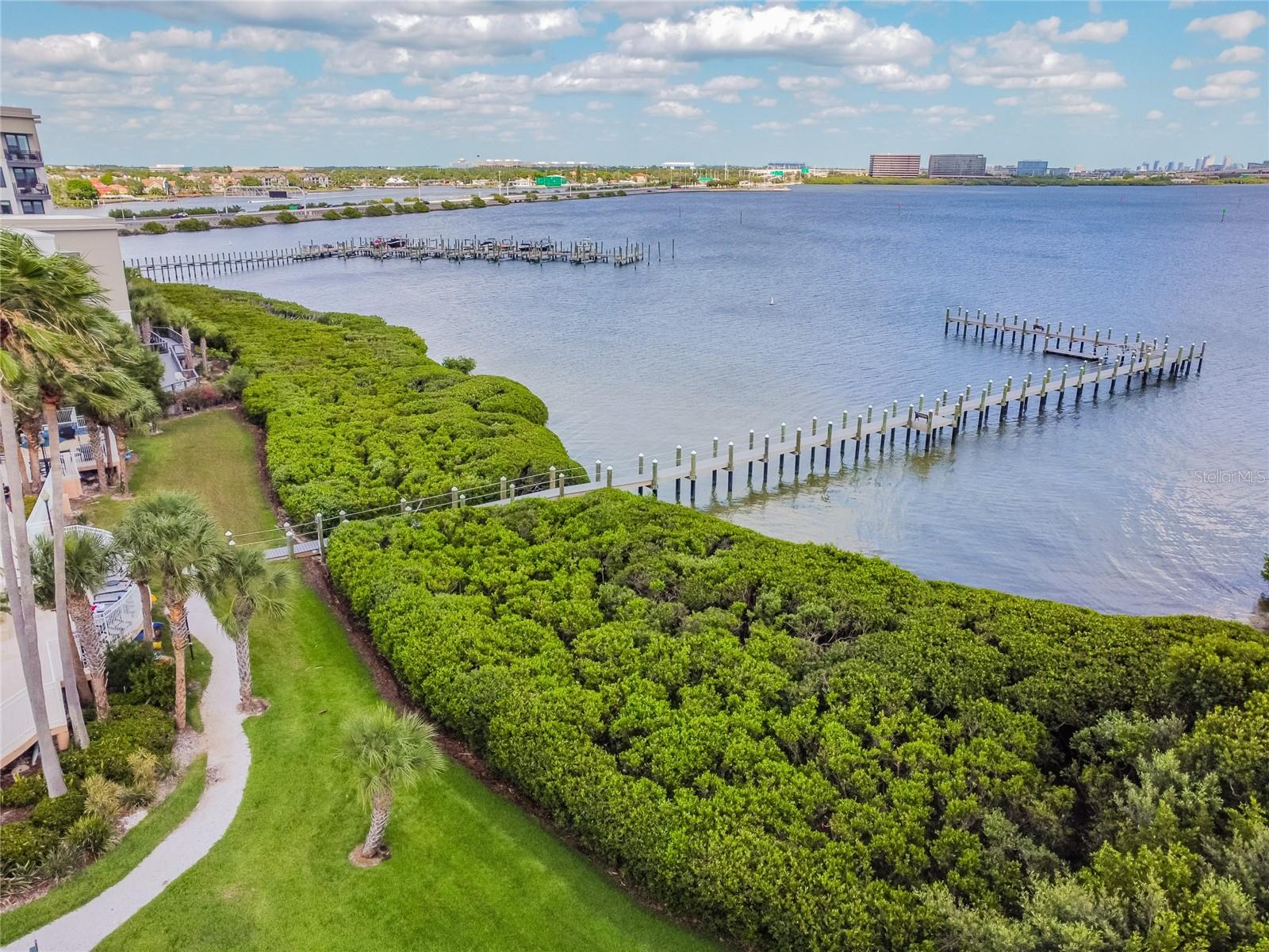 4304 BAY CLUB CIR #4304