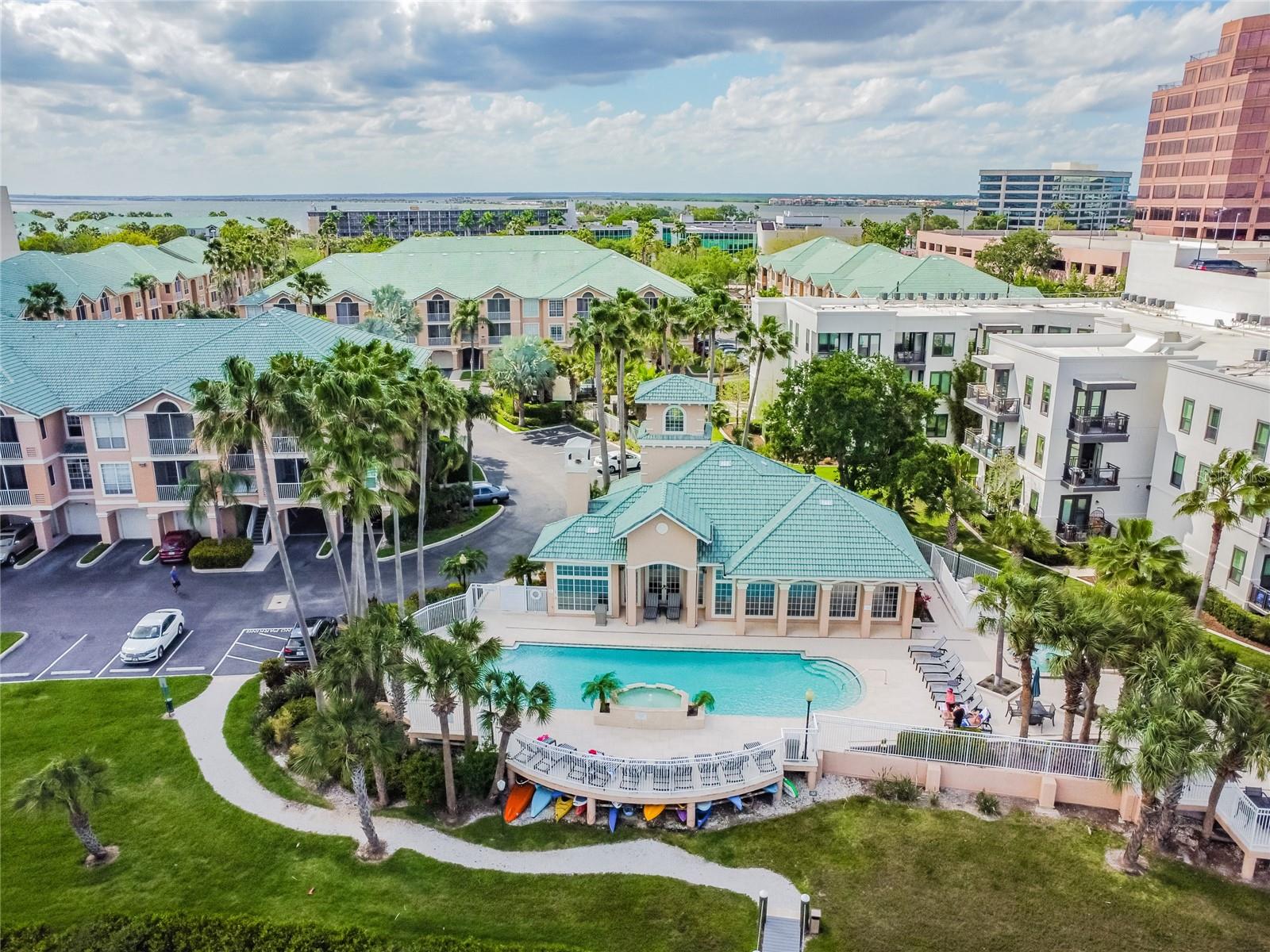 4304 BAY CLUB CIR #4304