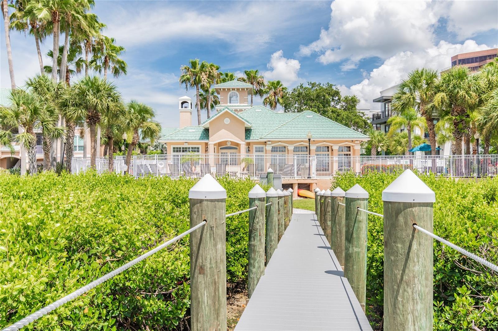 4304 BAY CLUB CIR #4304