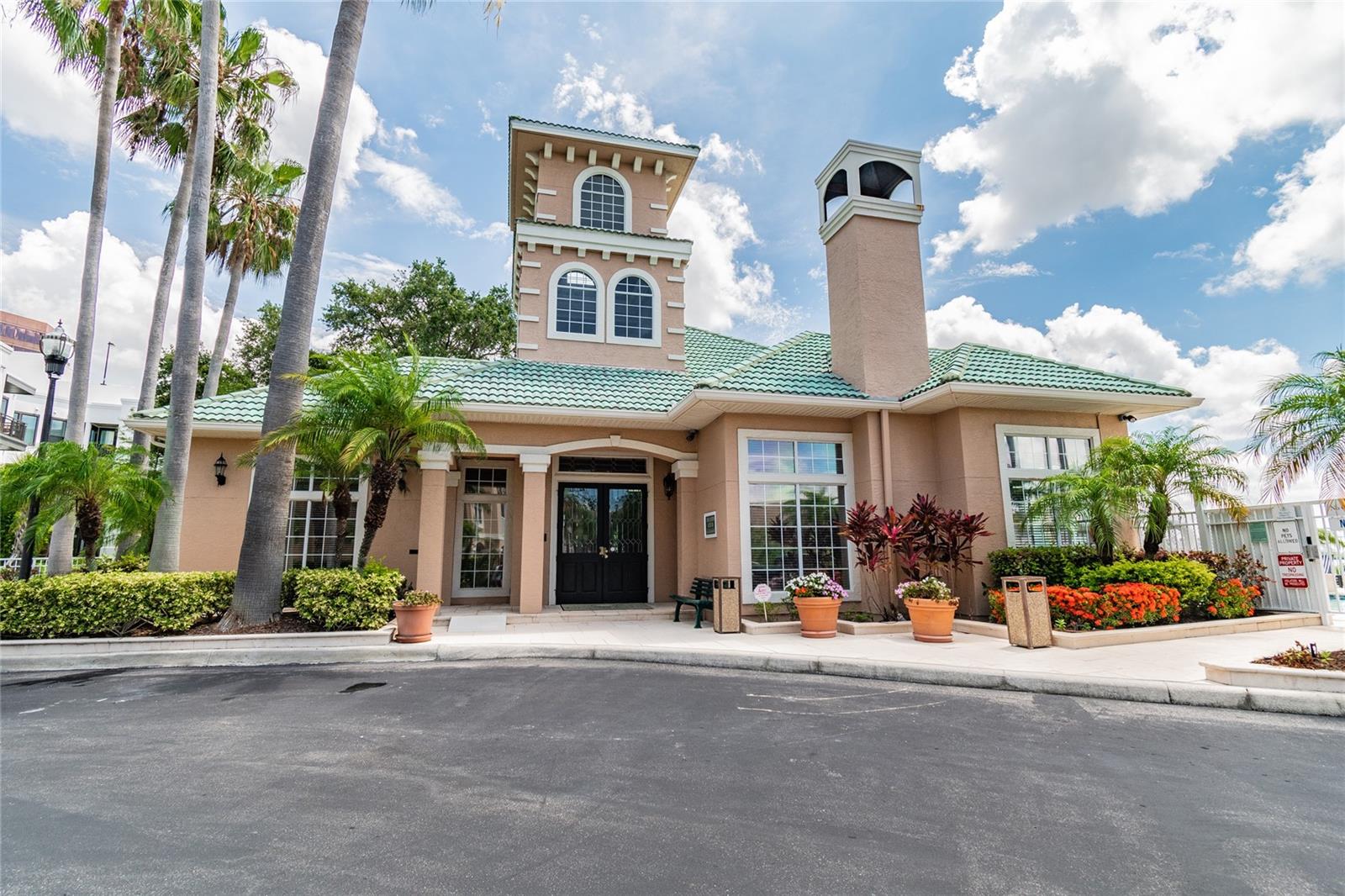 4304 BAY CLUB CIR #4304