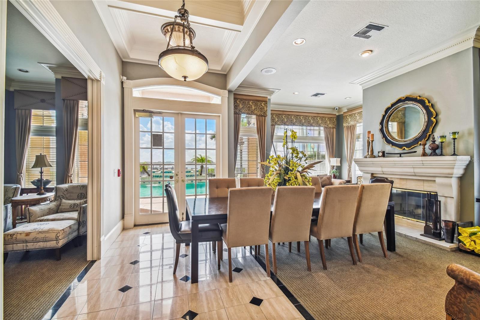 4304 BAY CLUB CIR #4304