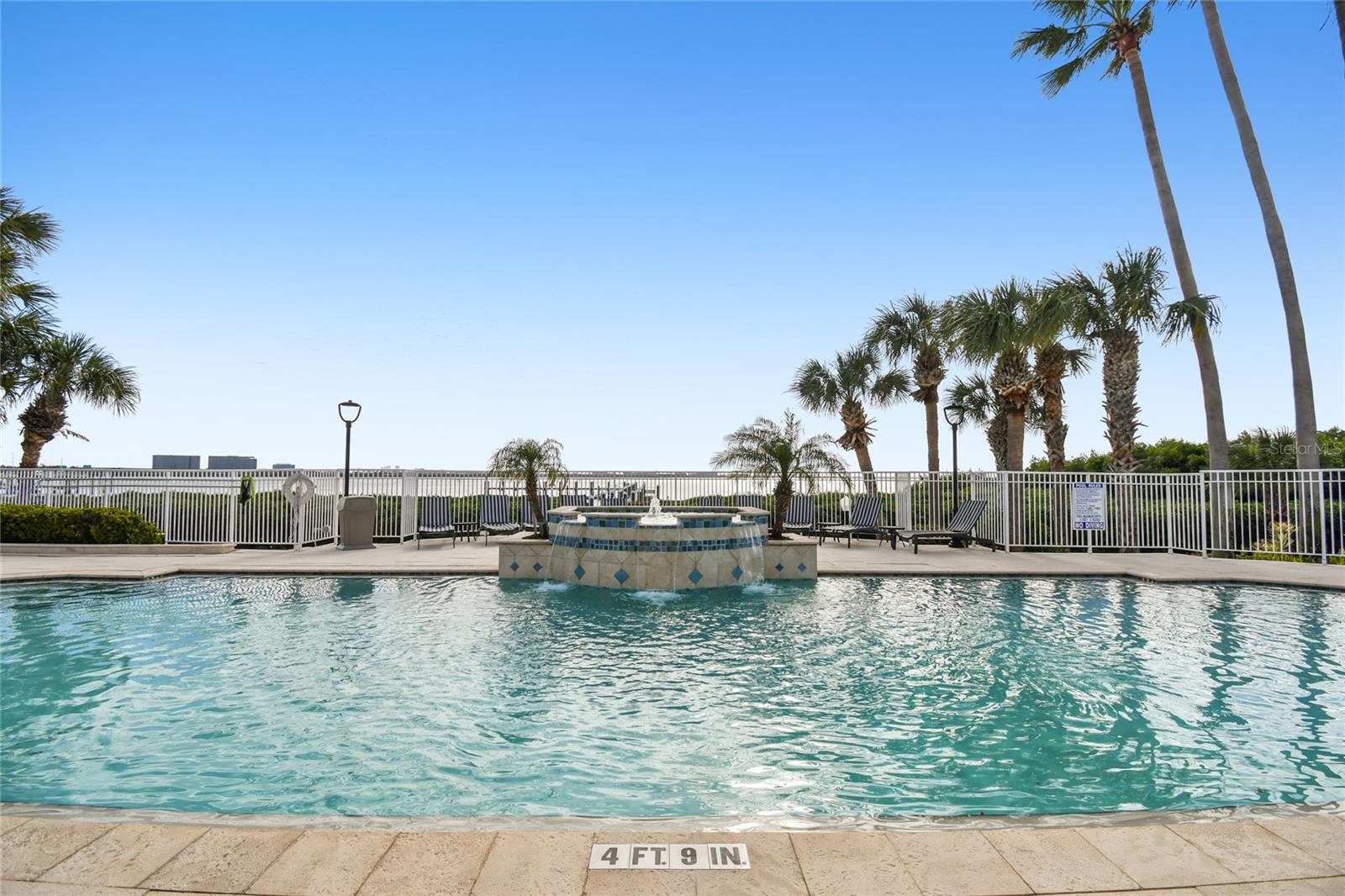 4304 BAY CLUB CIR #4304
