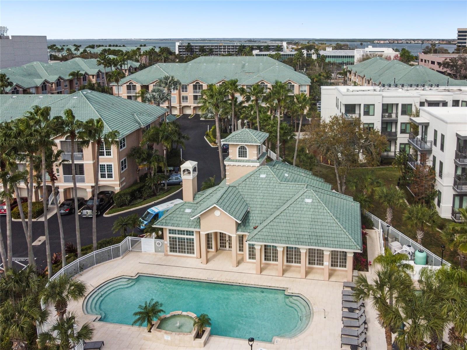 4304 BAY CLUB CIR #4304
