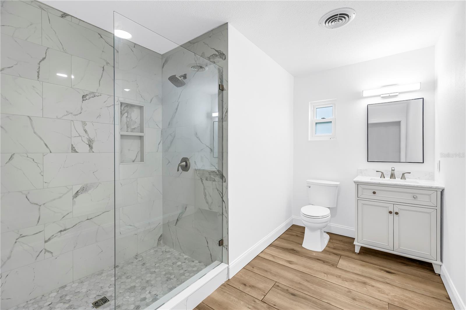 7204 GRAND BLVD