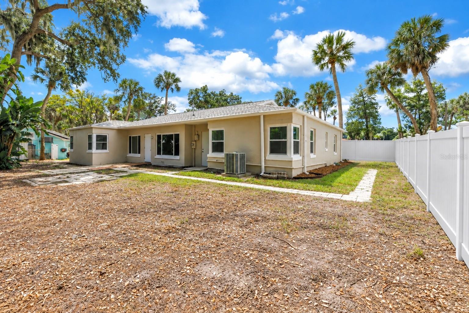 7204 GRAND BLVD