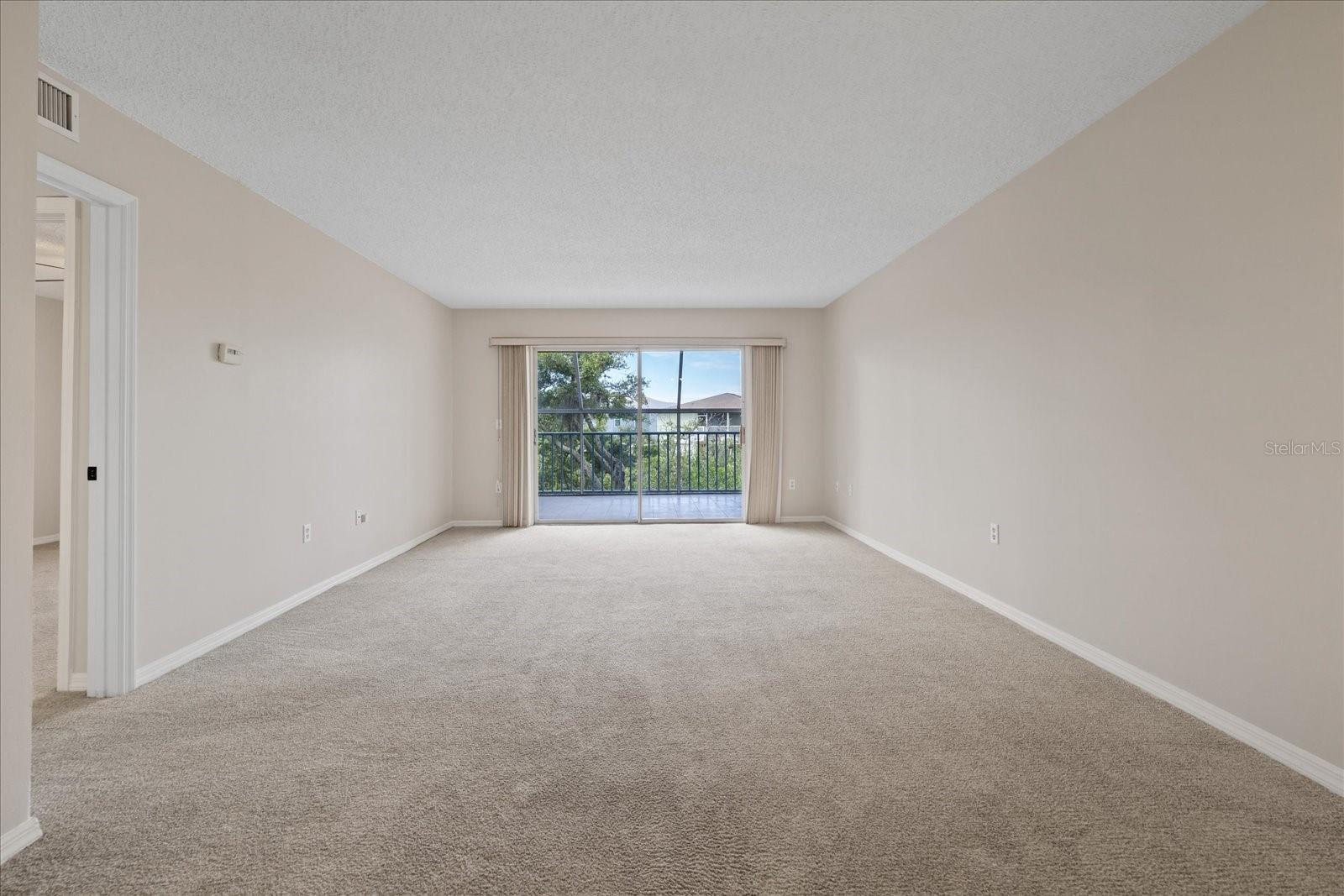 5537 SEA FOREST DR #104