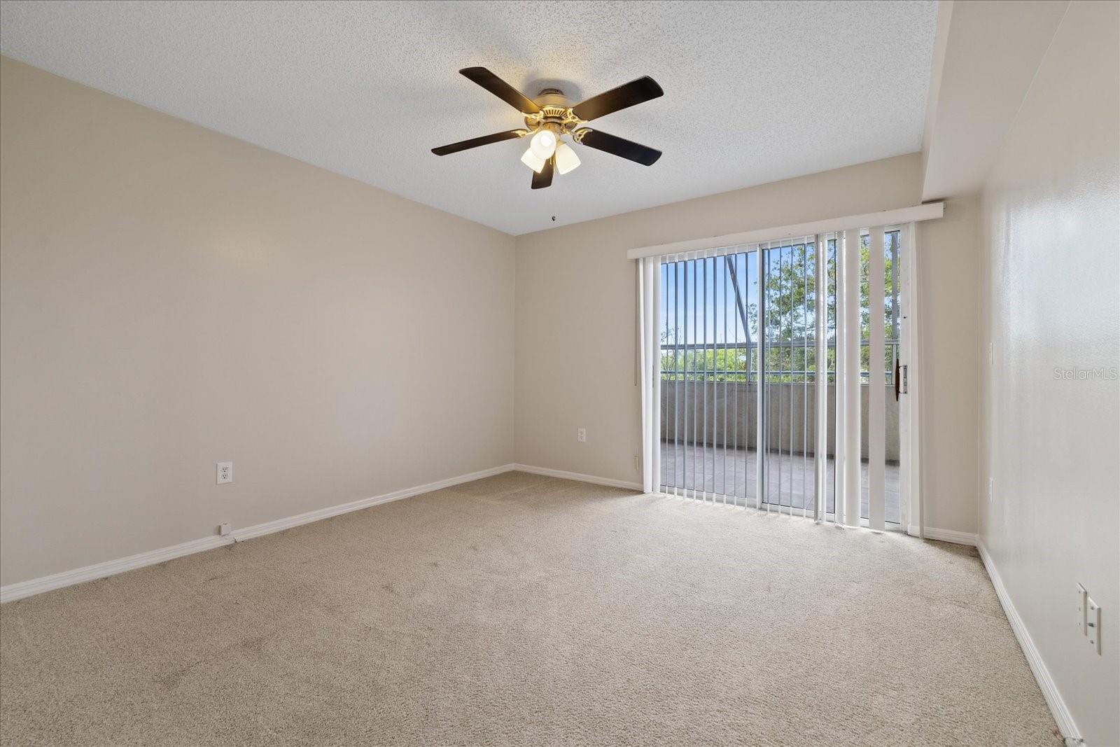 5537 SEA FOREST DR #104