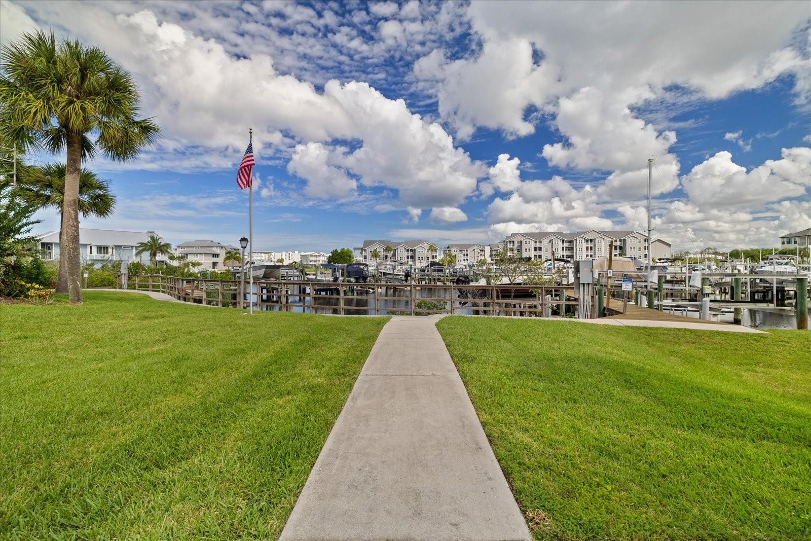 5537 SEA FOREST DR #104
