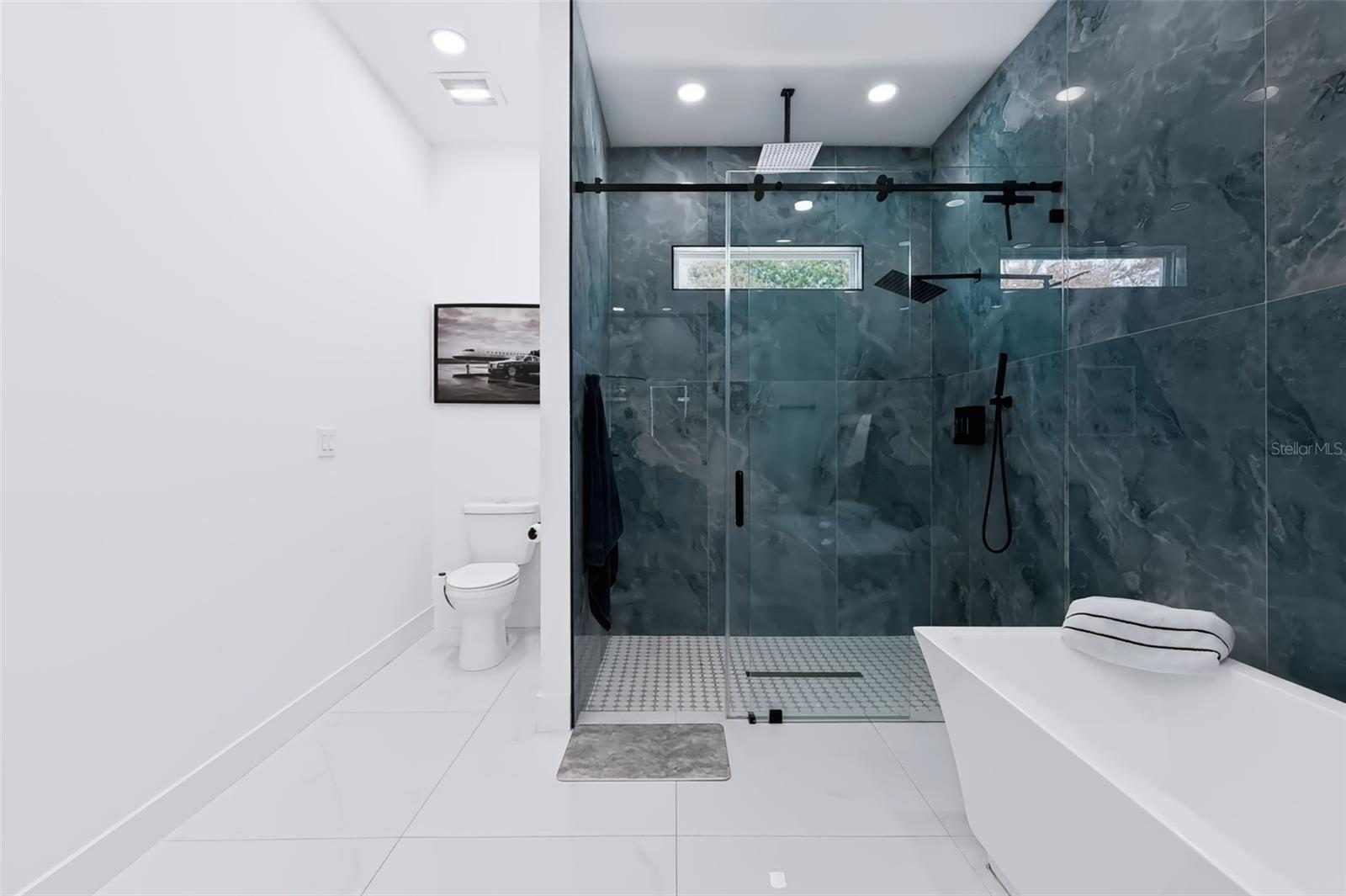 2143 W SAINT CONRAD ST