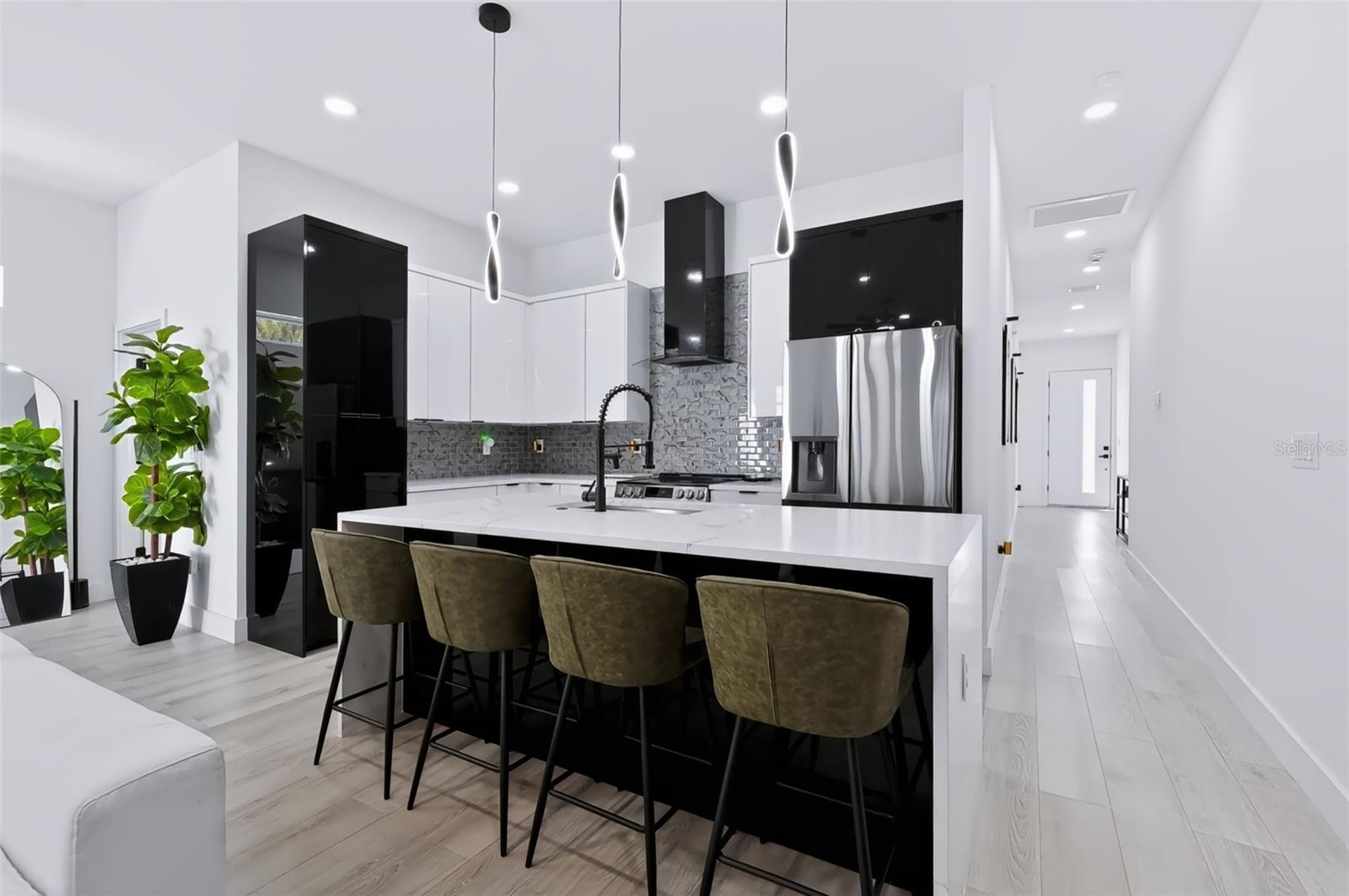 2143 W SAINT CONRAD ST
