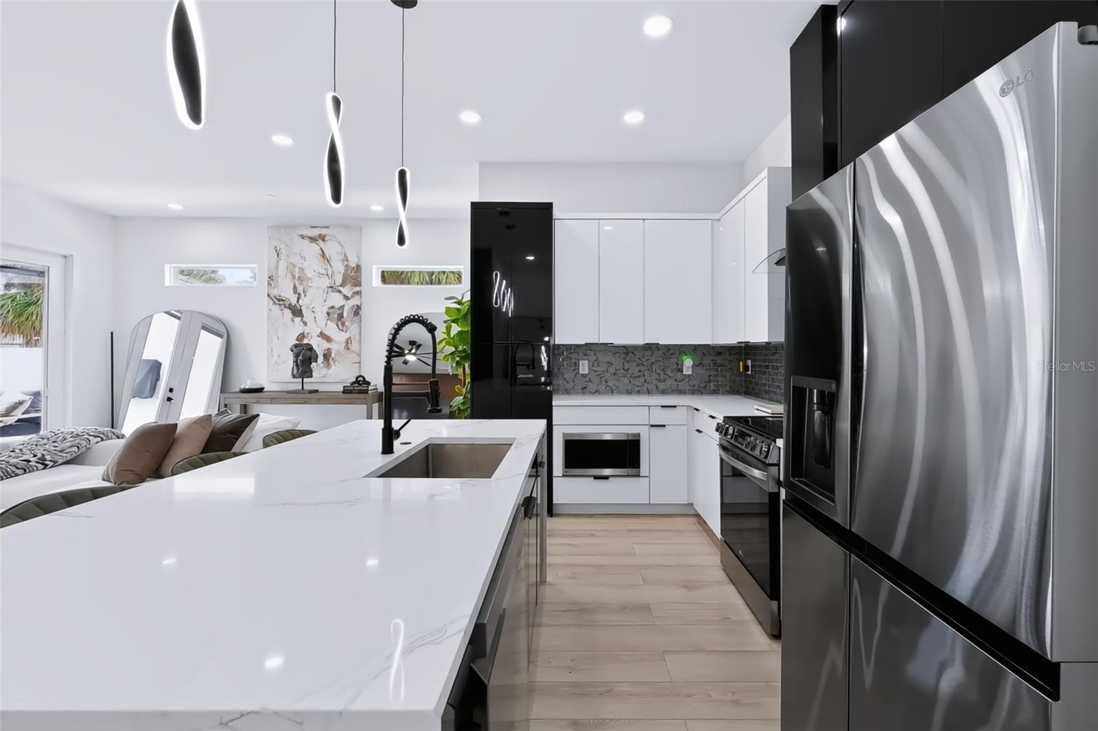 2143 W SAINT CONRAD ST