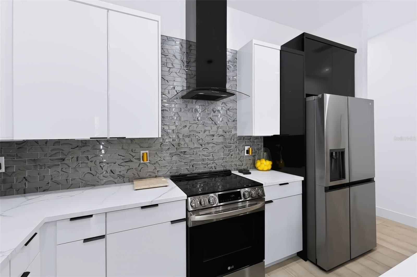 2143 W SAINT CONRAD ST