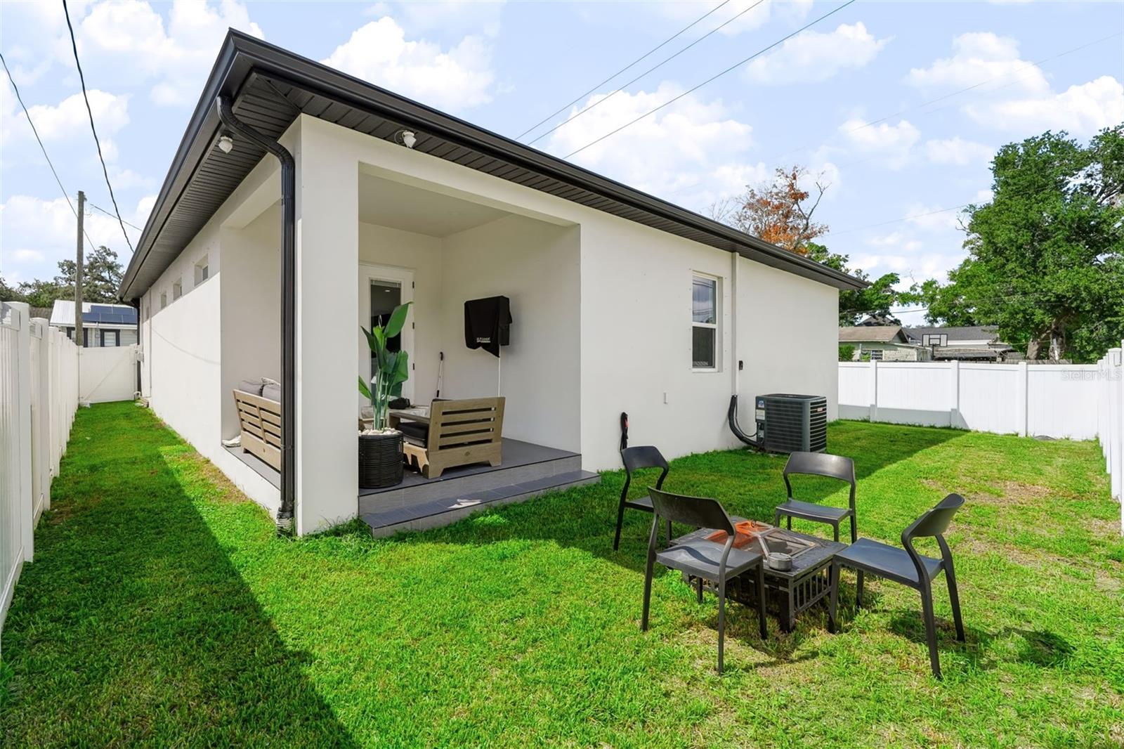 2143 W SAINT CONRAD ST