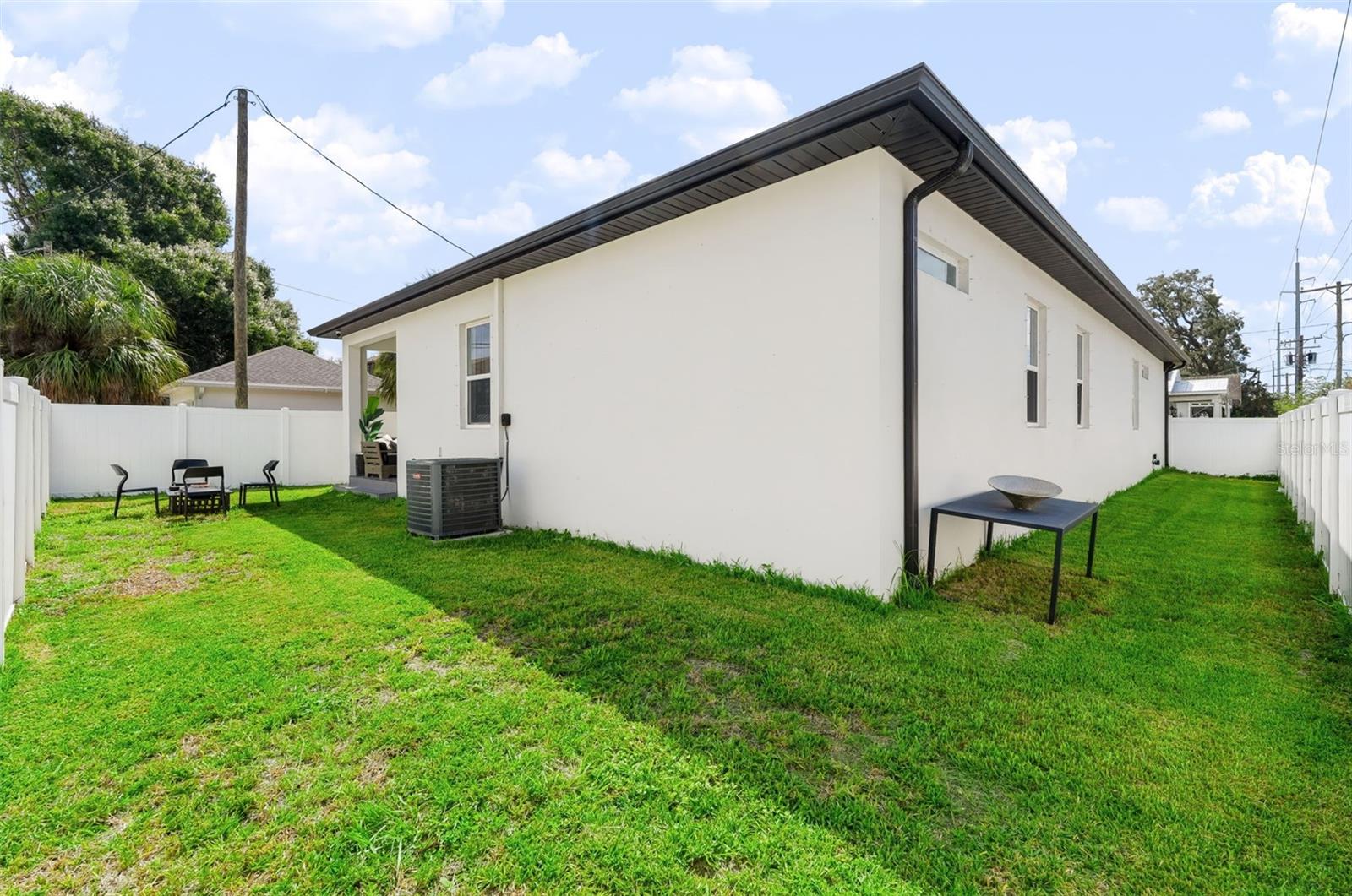 2143 W SAINT CONRAD ST