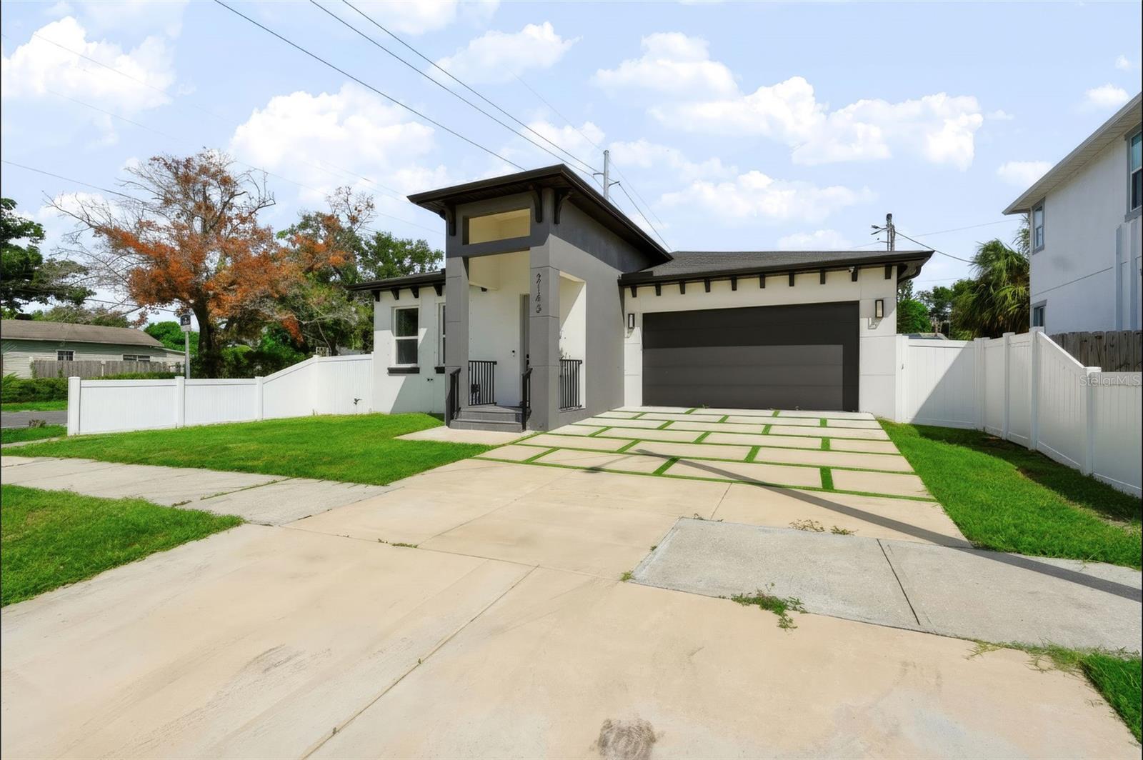 2143 W SAINT CONRAD ST
