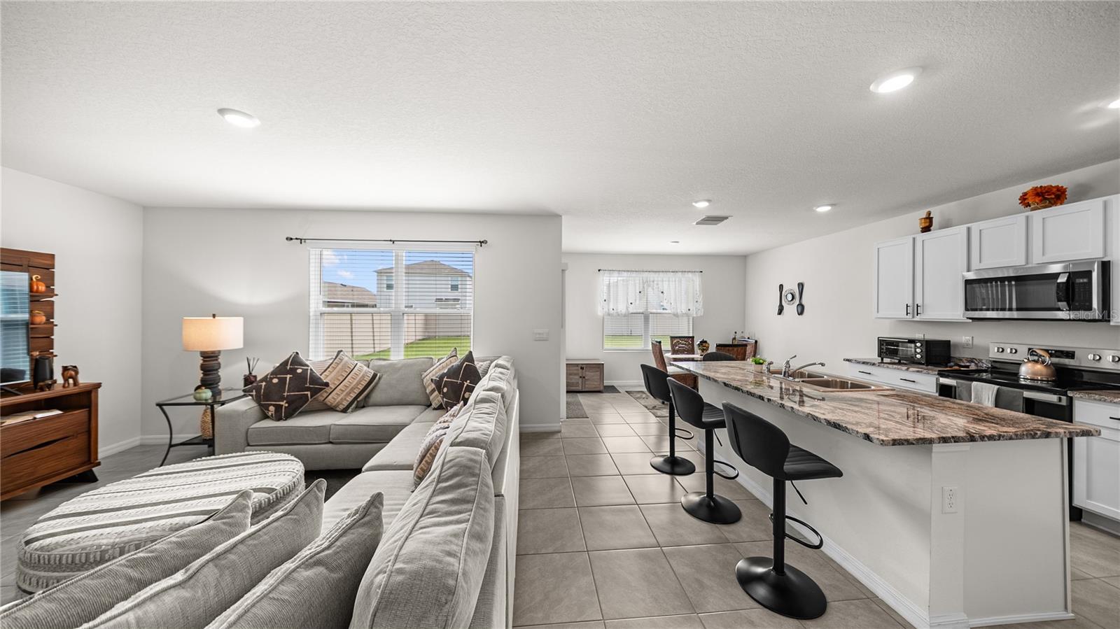 3411 GRASSY KNOLL CT