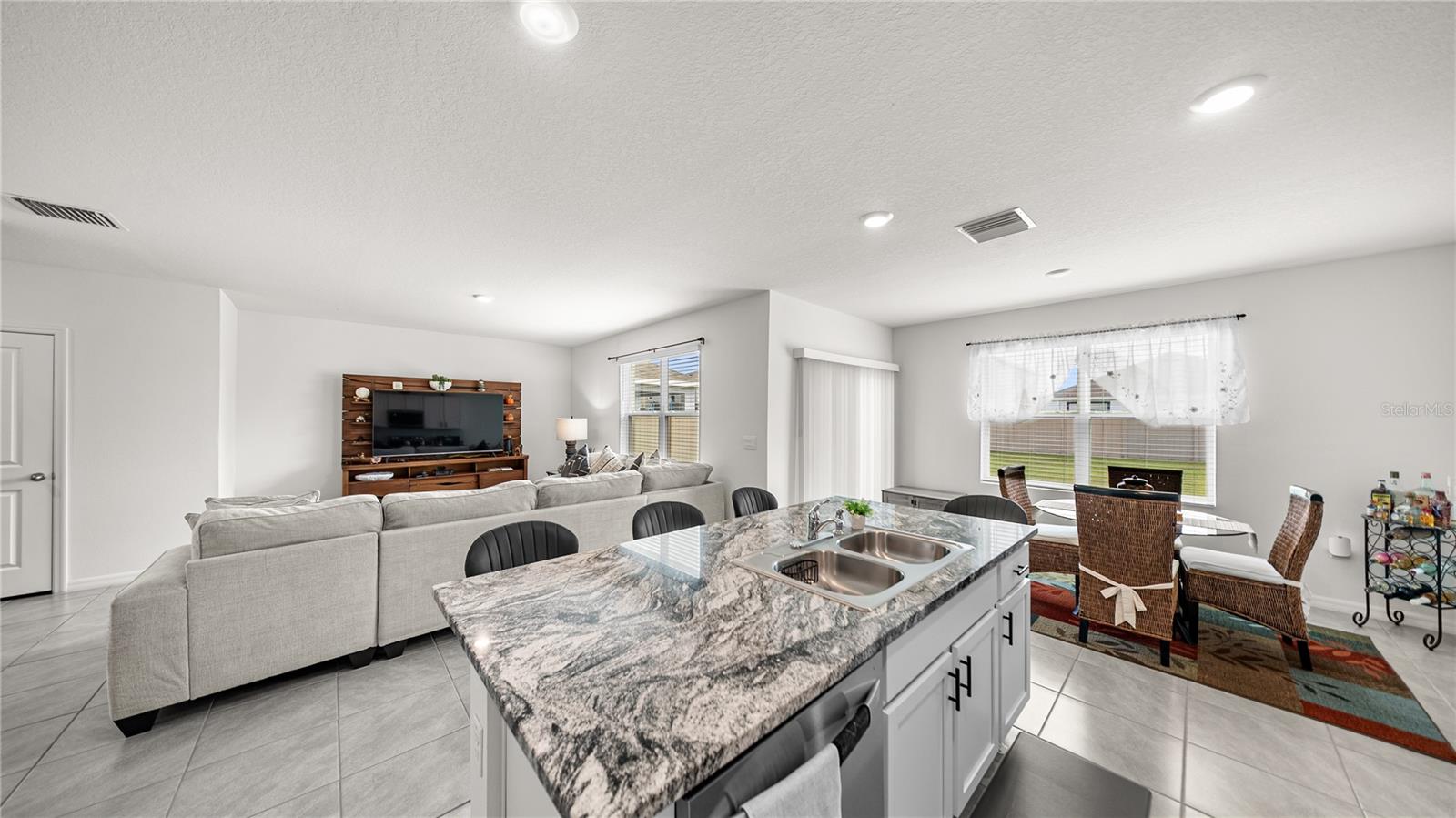 3411 GRASSY KNOLL CT