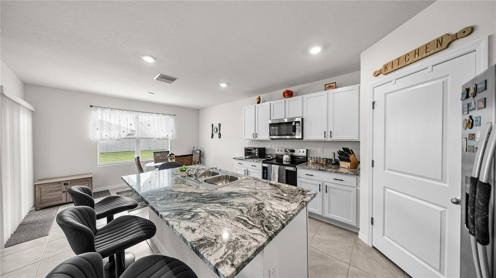3411 GRASSY KNOLL CT