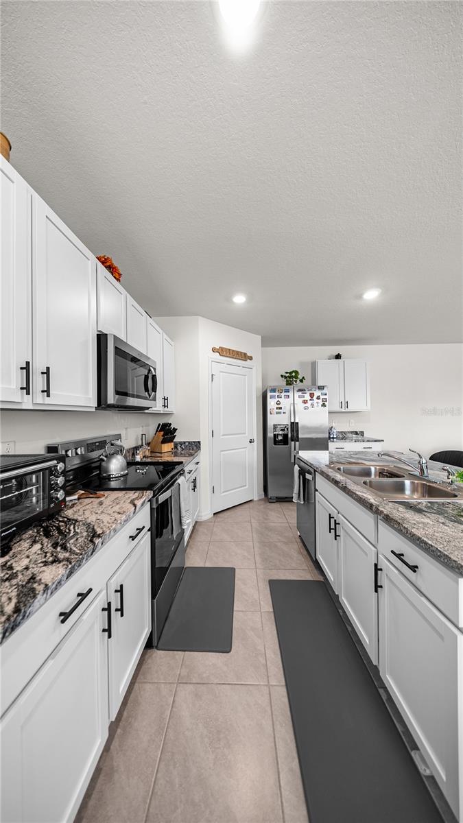3411 GRASSY KNOLL CT