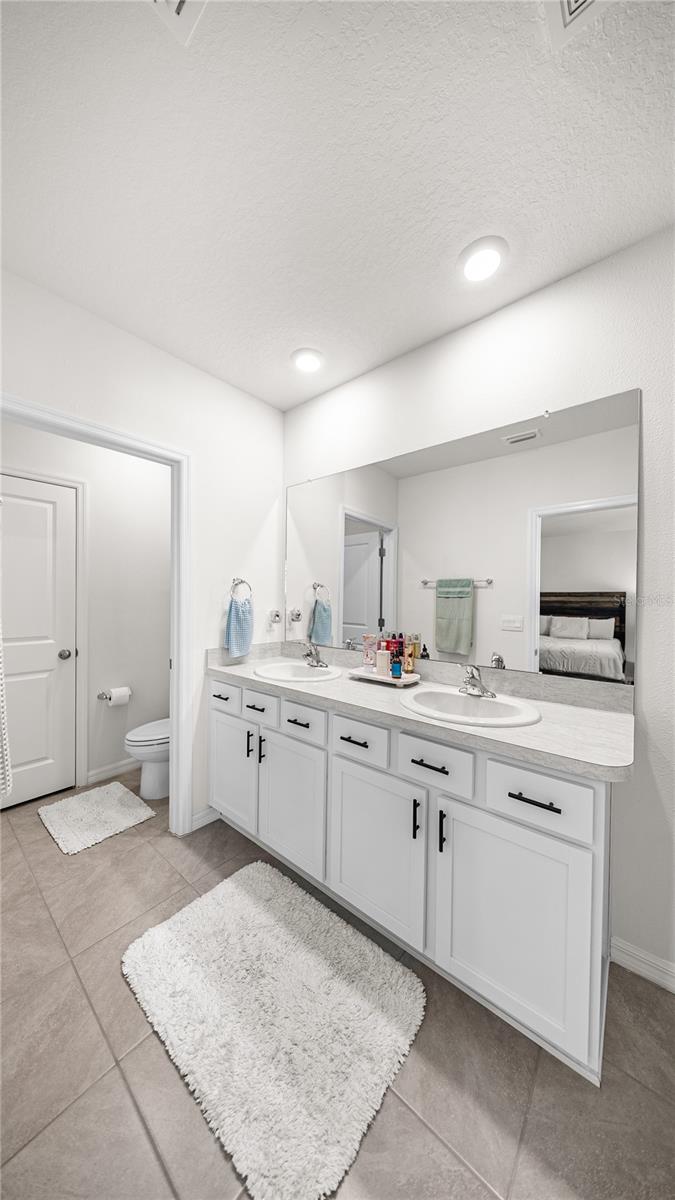 3411 GRASSY KNOLL CT