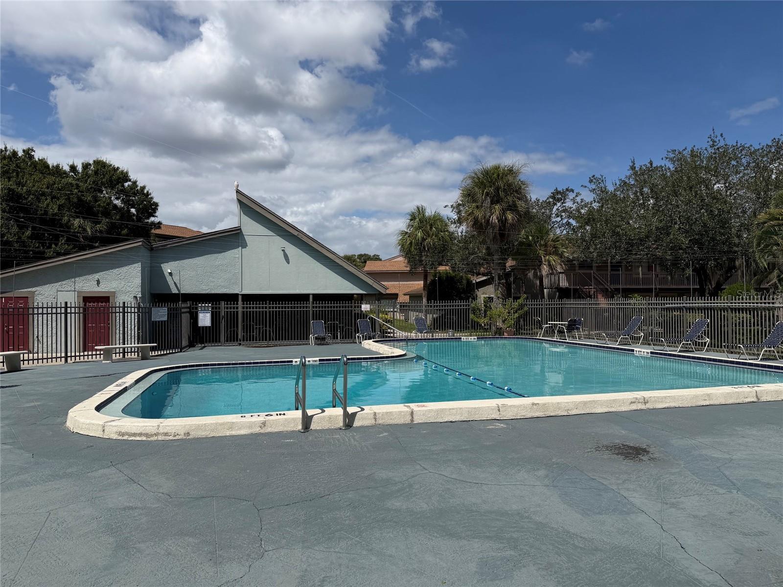 6308 NEWTOWN CIR #8A4