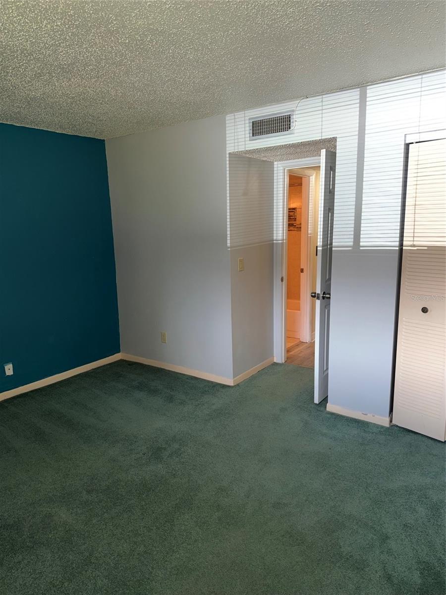 6308 NEWTOWN CIR #8A4