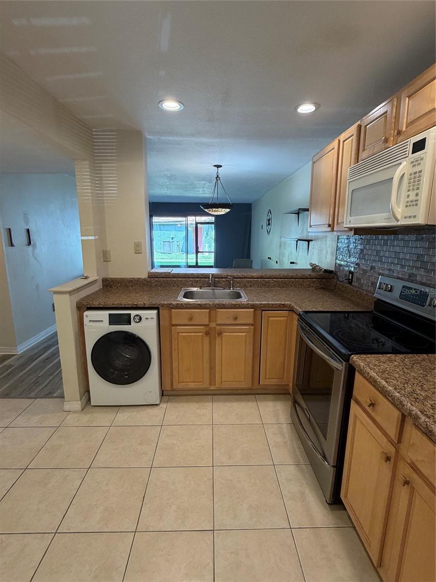 6308 NEWTOWN CIR #8A4