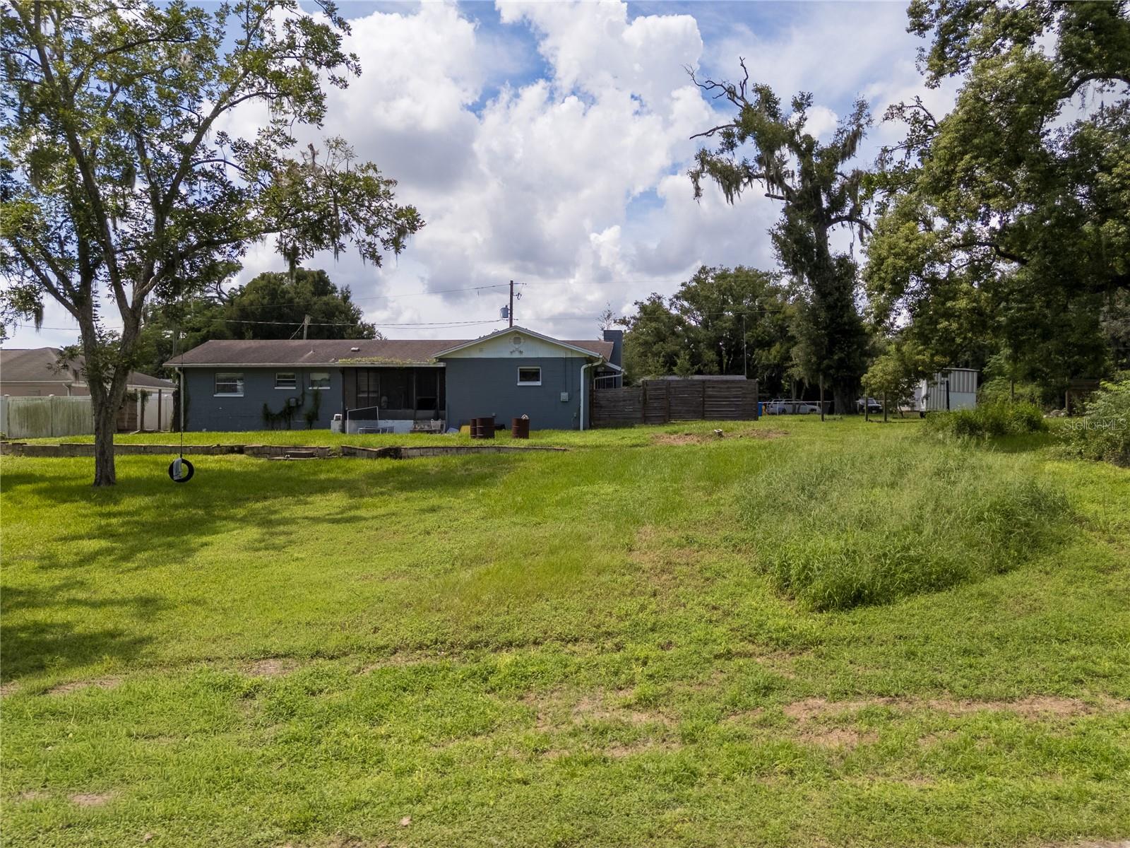 5217 PEACH AVE