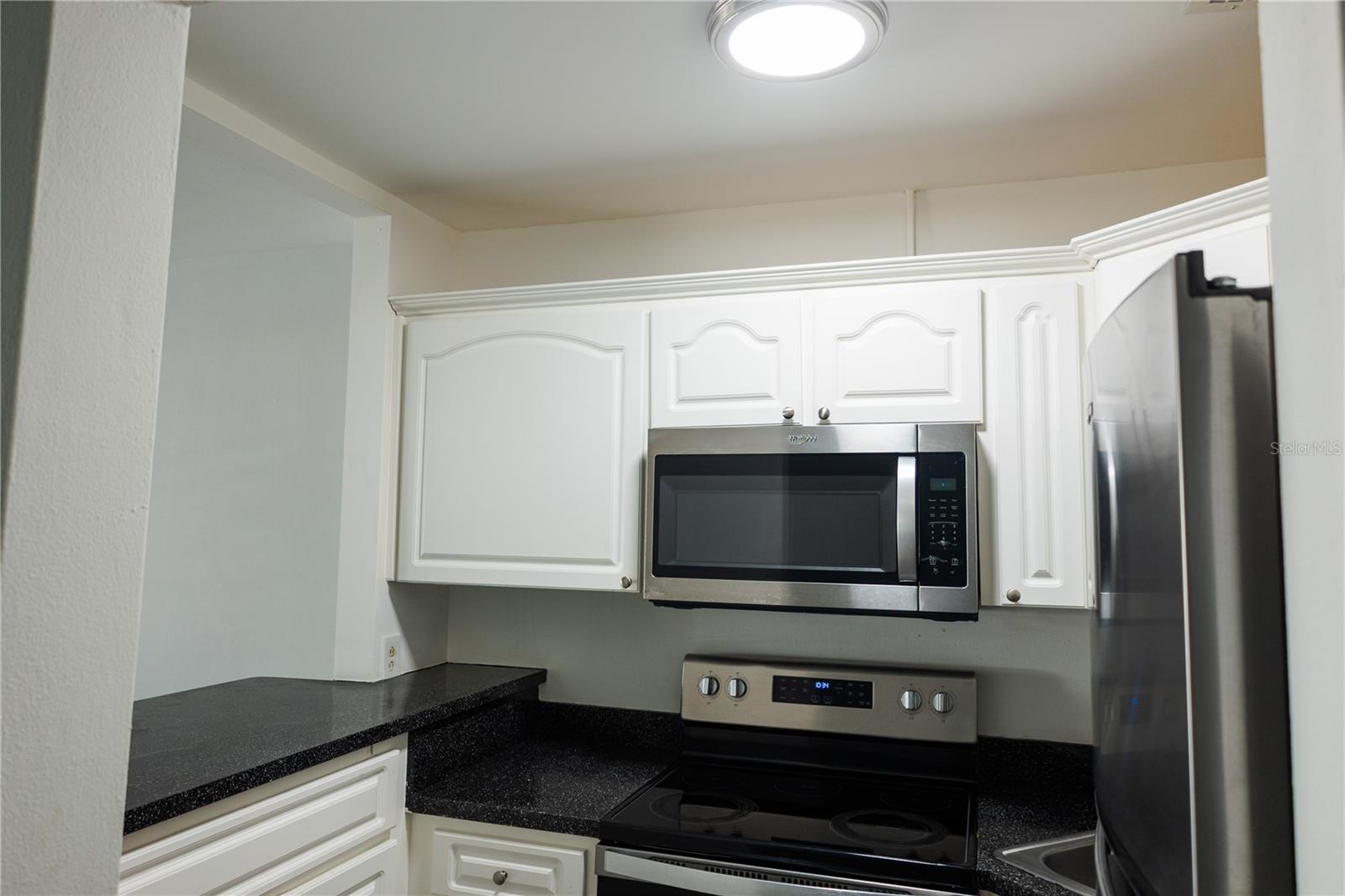 1257 DREW ST #14