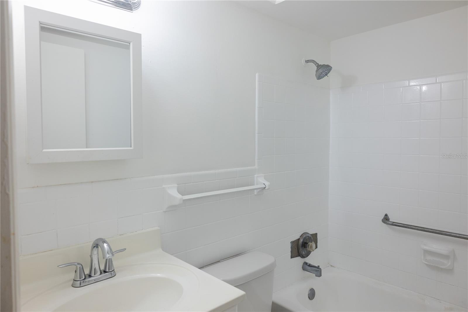 1257 DREW ST #14