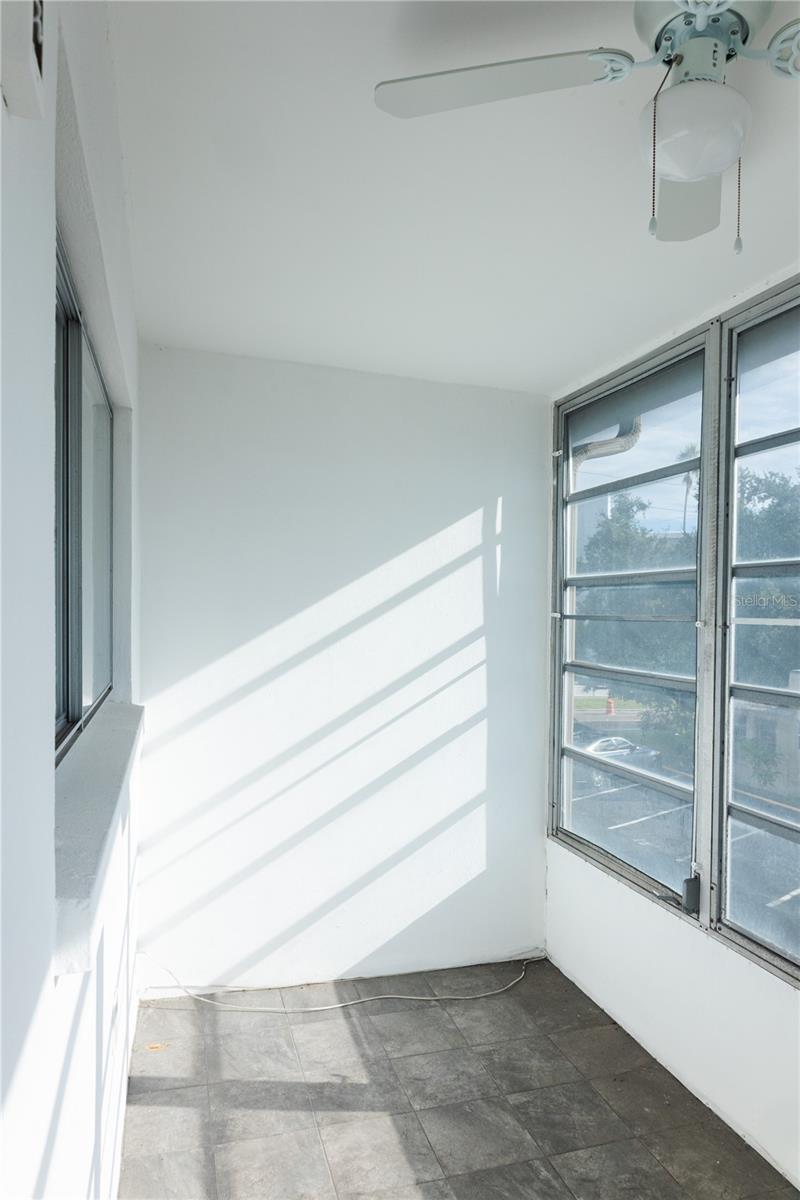 1257 DREW ST #14