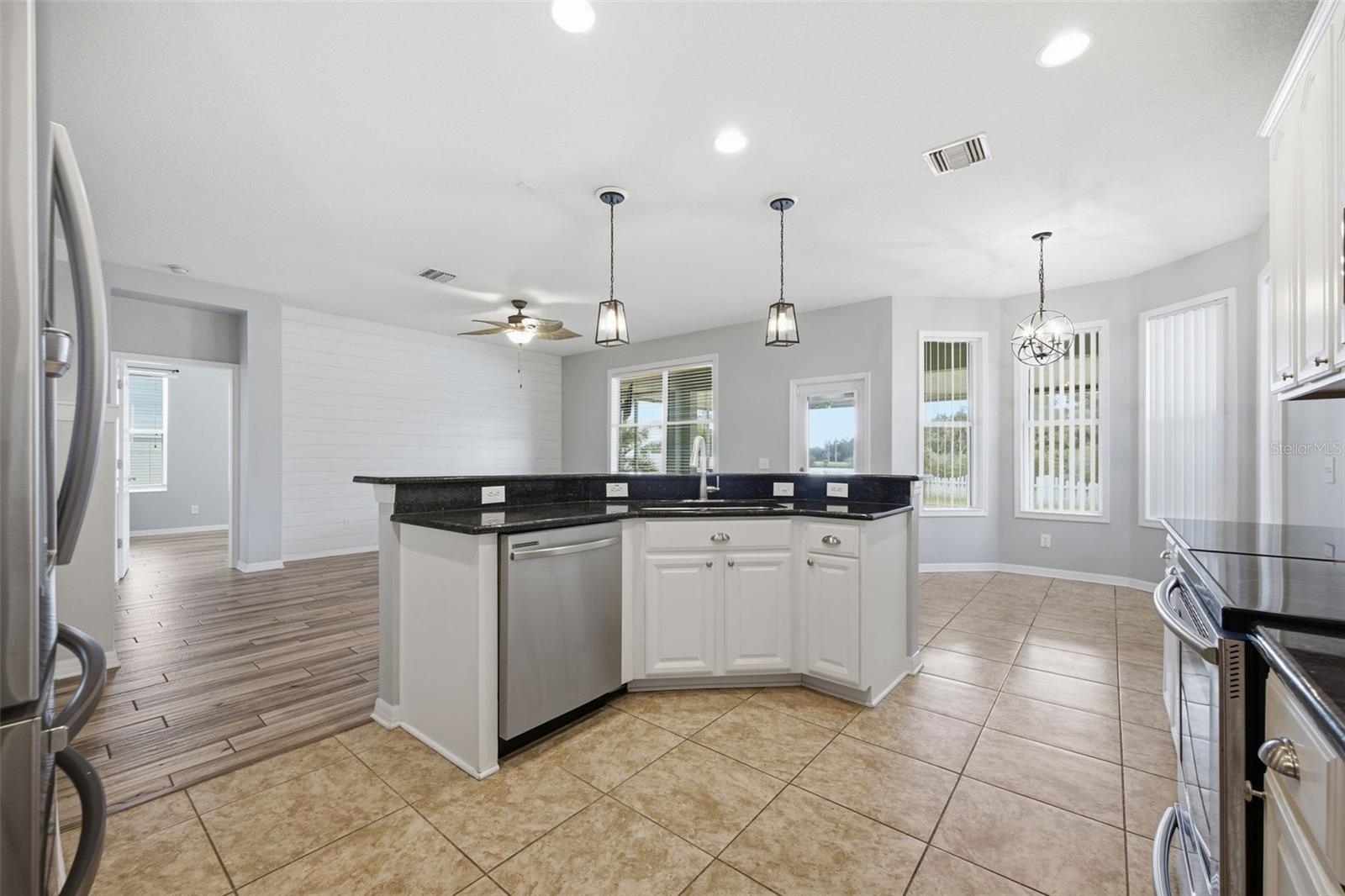 7207 FOREST MERE DR