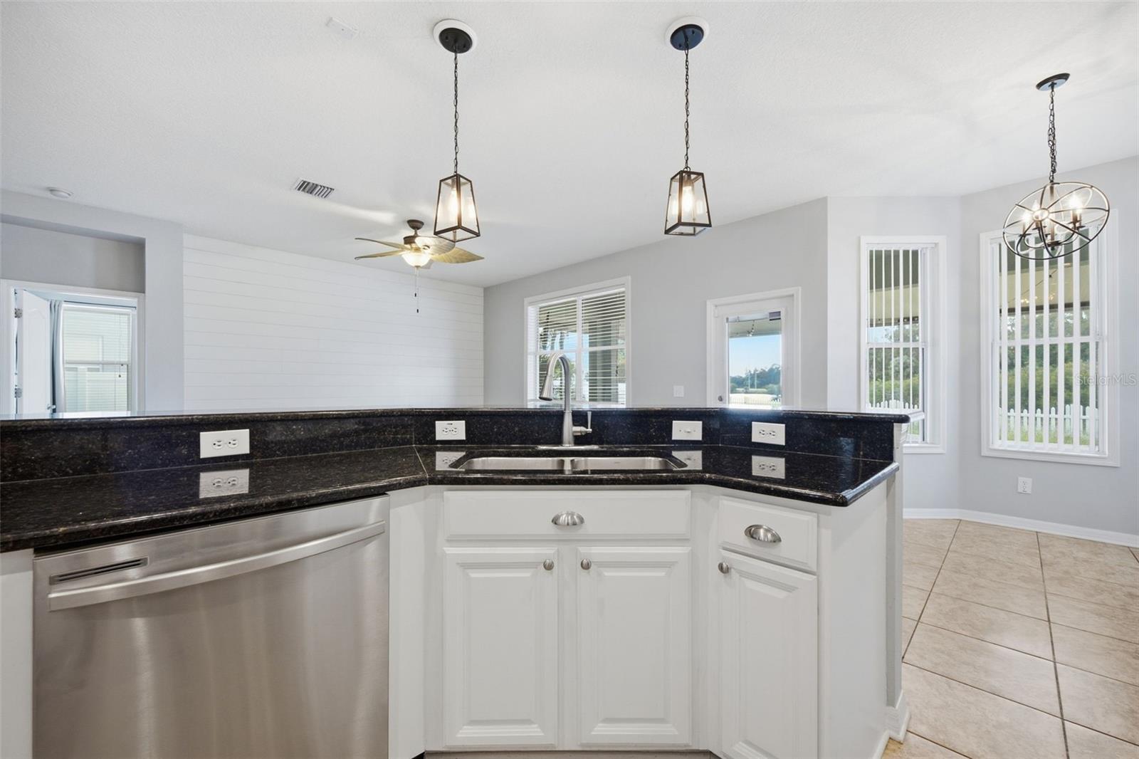 7207 FOREST MERE DR