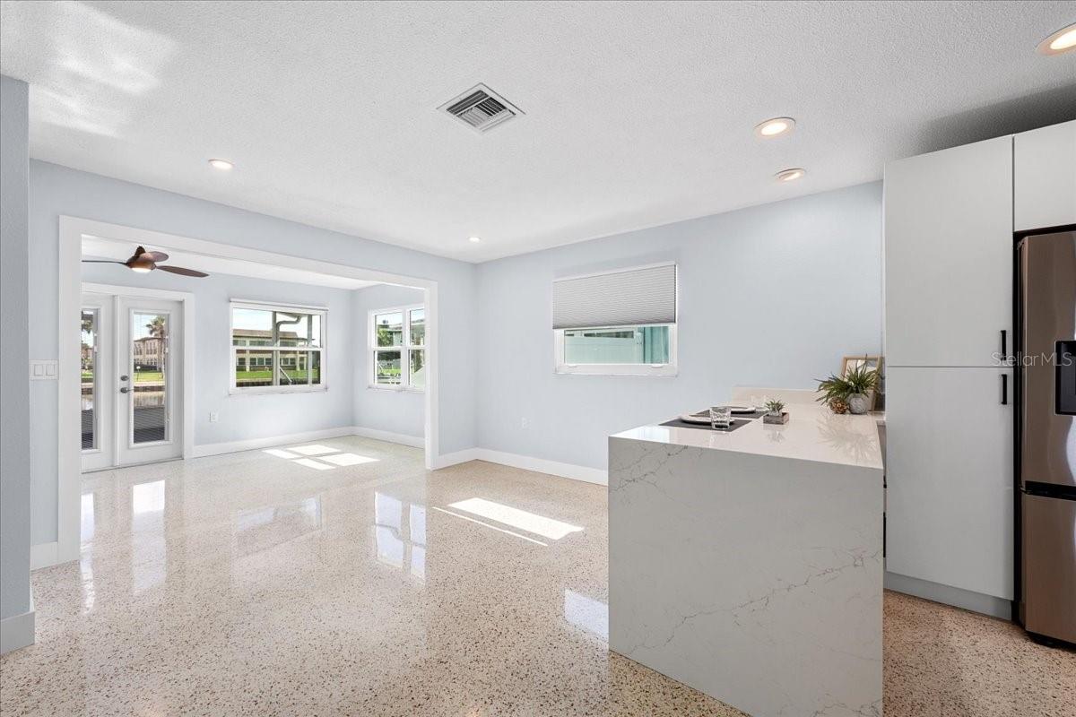 4821 FLORAMAR TER
