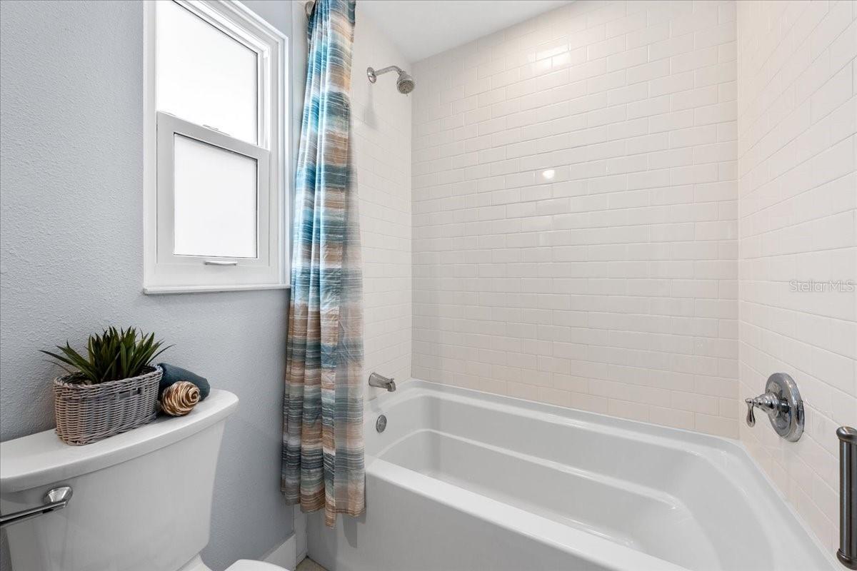 4821 FLORAMAR TER