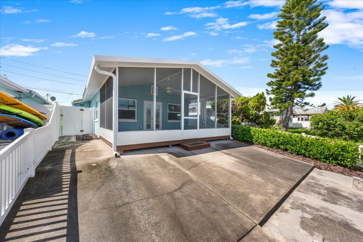 4821 FLORAMAR TER