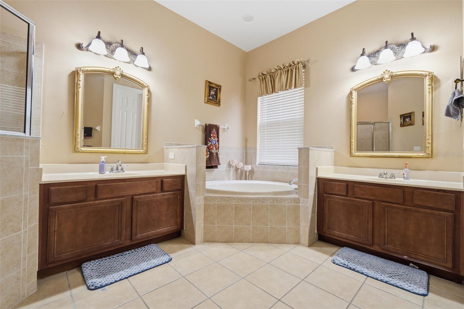 18004 LANAI ISLE DR