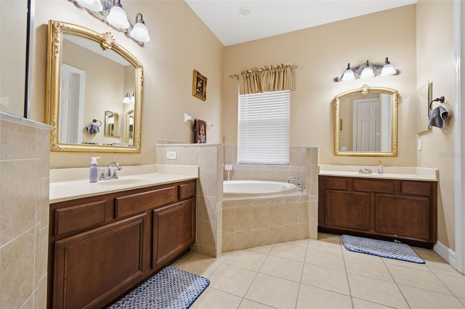 18004 LANAI ISLE DR