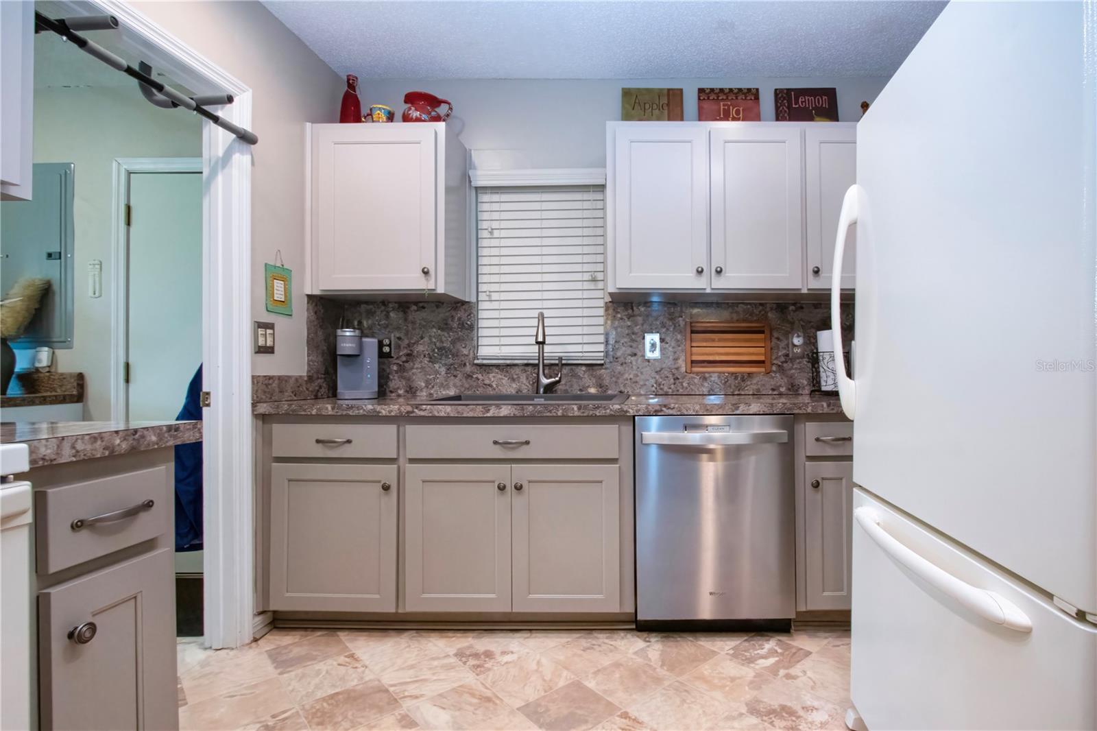 1308 BLUEWATER DR