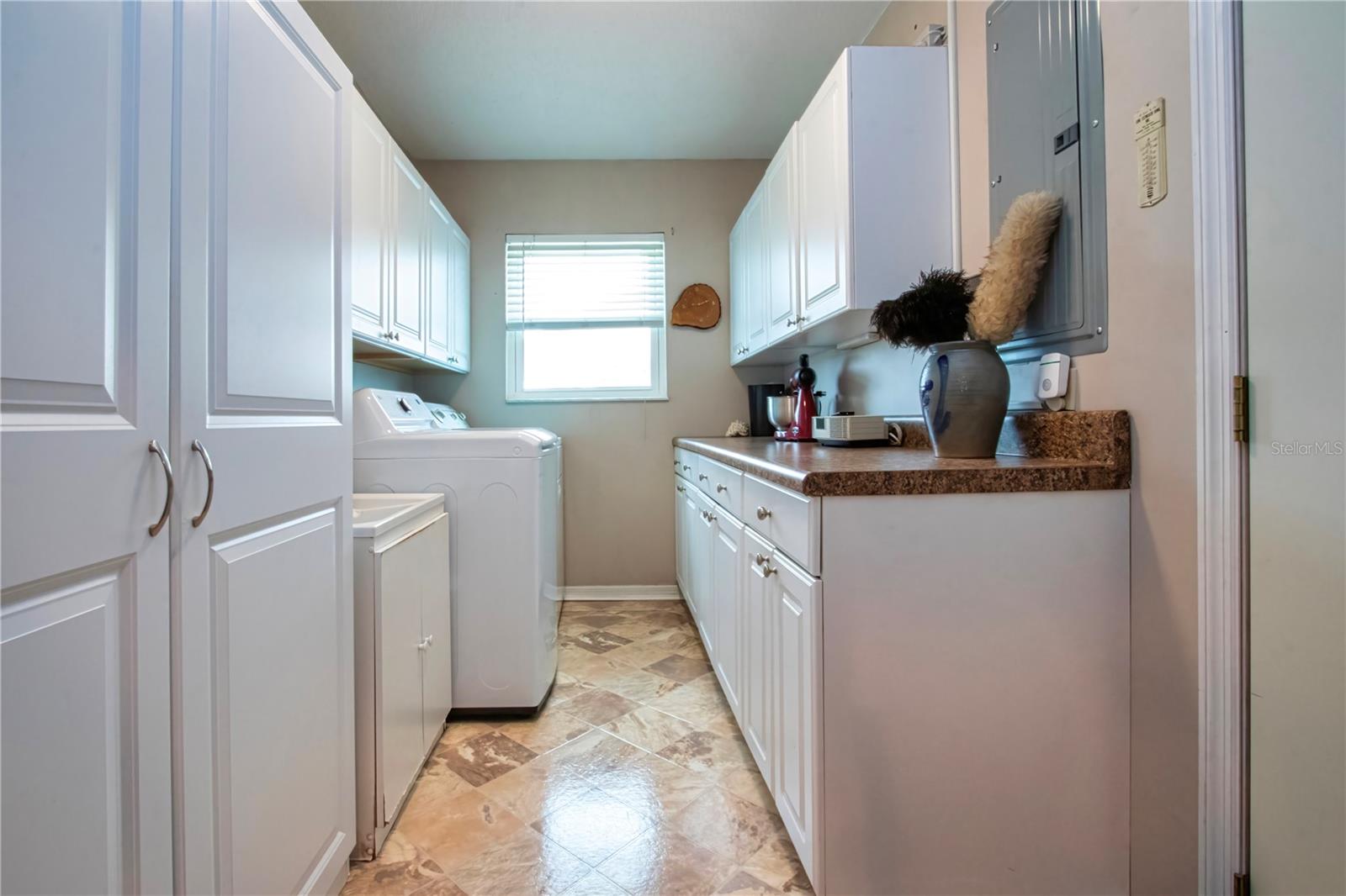 1308 BLUEWATER DR