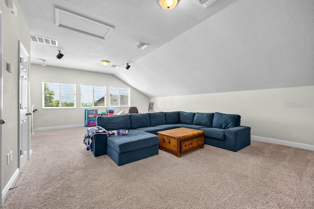 6127 SHADOWLAKE DR