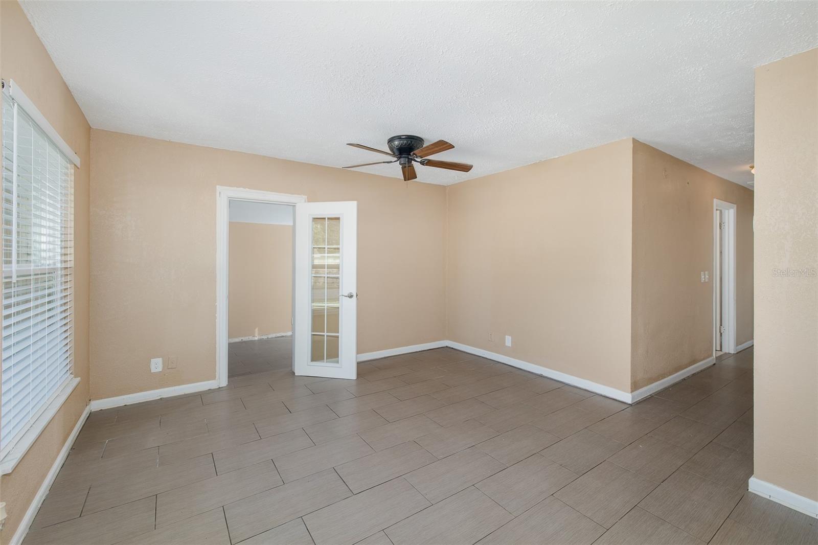 4403 GANDY CIR