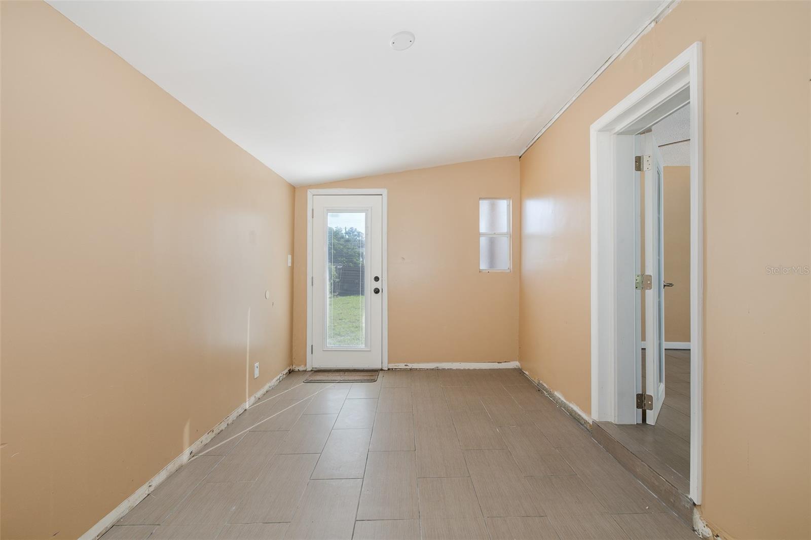4403 GANDY CIR