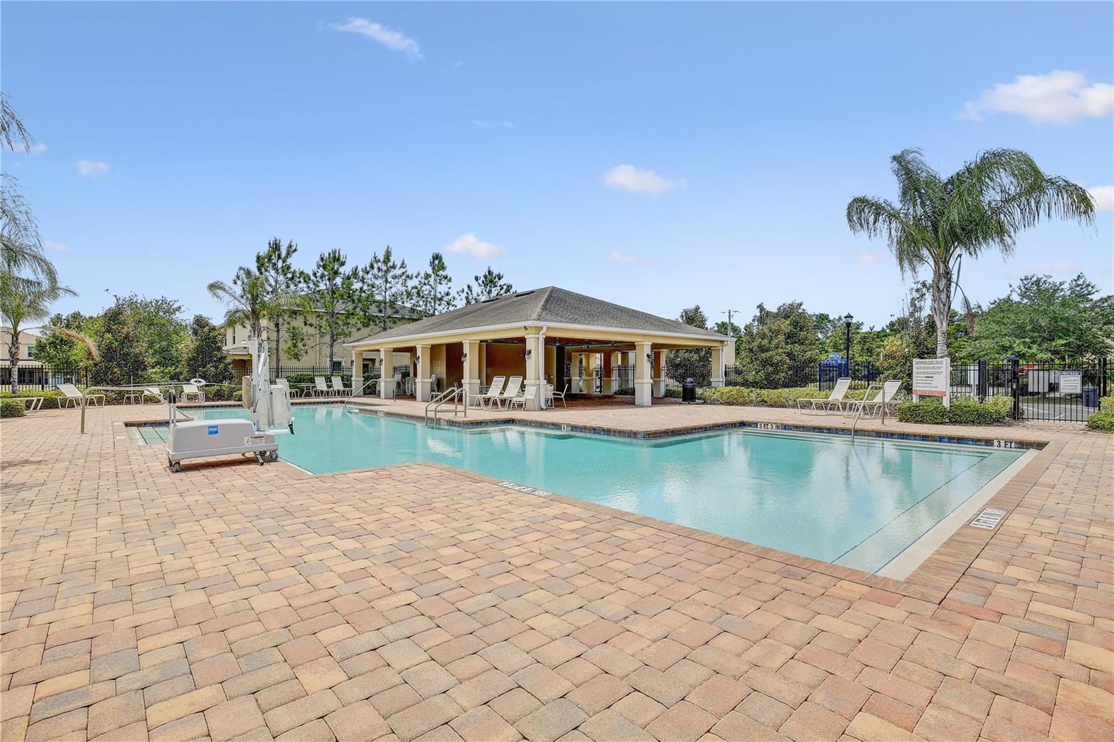 9904 HOUND CHASE DR
